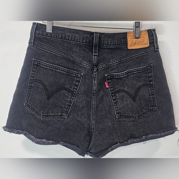 Levis Premium Women's Denim Big E Black Button Fly Ribcage Shorts Size 31 - Picture 2 of 15